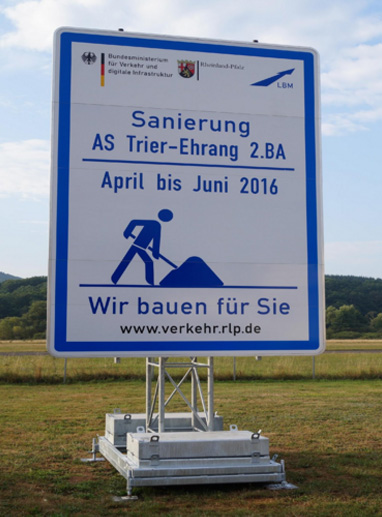 Wöffler Verkehrstechnik - Informationschilder Vorderseite