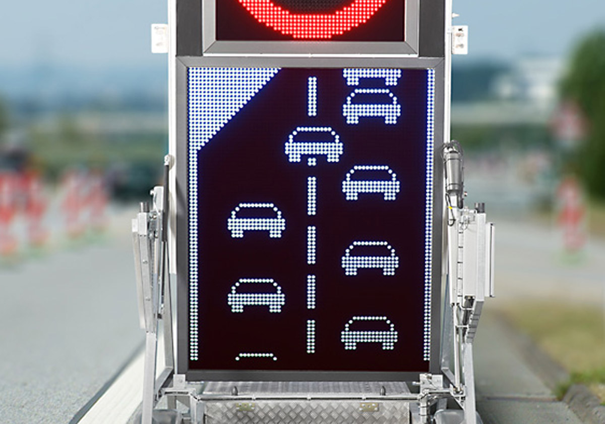 Wöffler Verkehrstechnik - LED-Vorwarntafel Bild 2