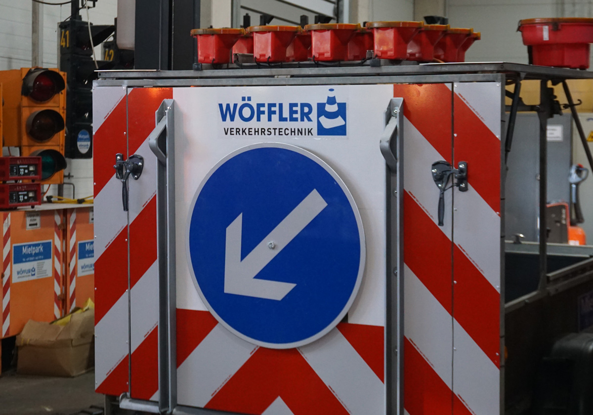 Wöffler Verkehrstechnik - Sperranhänger Bild 1